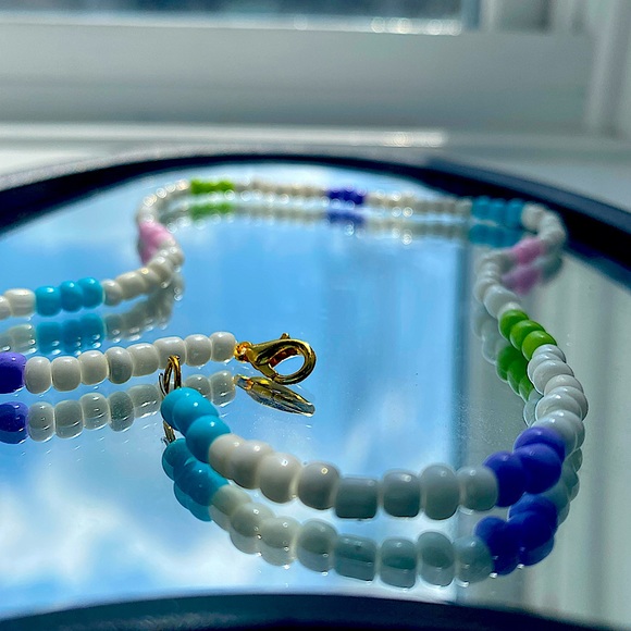 Beaded necklace - Picture 4 of 9